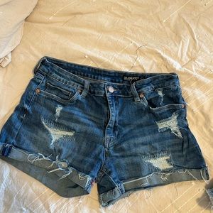 Ultra Distressed Short